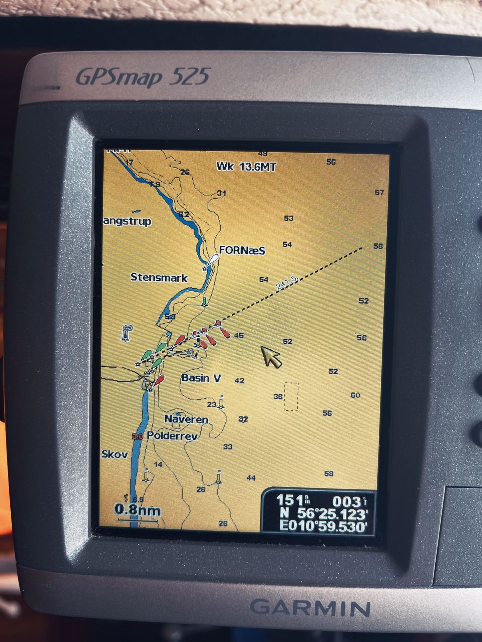 У моей лодки картплоттер Garmin GPSMap 525.